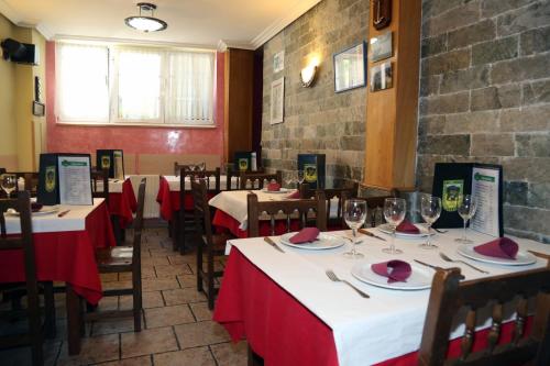 Gallery image of Hotel Restaurante Oviedo in Luarca