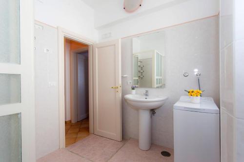 Phòng tắm tại Furore Coast Rooms