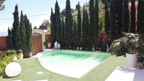 Swimmingpoolen hos eller tæt på Casa Bonifato