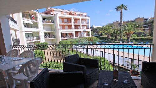 Port Marine - Appartements climatisés et piscine dans la résidence