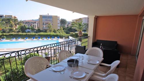 Port Marine - Appartements climatisés et piscine dans la résidence