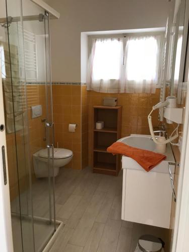 Residence Le Logge tesisinde bir banyo