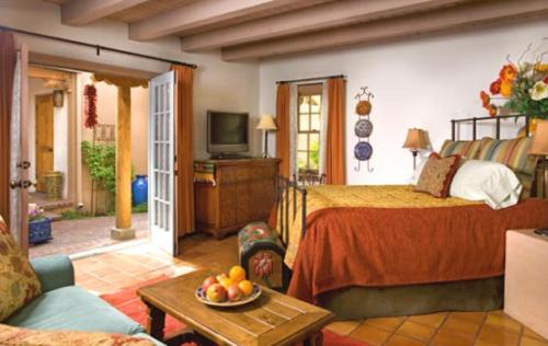 Katil atau katil-katil dalam bilik di El Farolito B&B Inn