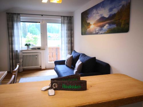 Ruang duduk di Ferienhaus Badersee
