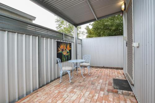 The Stable On Oliveにあるパティオまたは屋外エリア