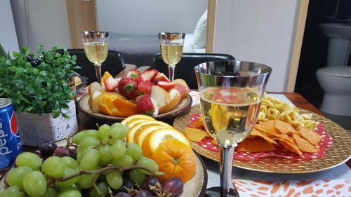 ホテルの敷地内または近くでの食事または食べ物