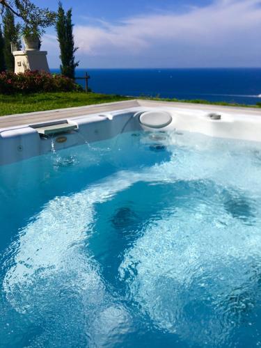 Kolam renang di atau dekat dengan Agapanto Luxury Accommodation