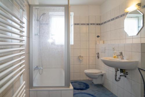 Salle de bains dans l'établissement Ferienwohnung Relax 5011 - Fehmarn