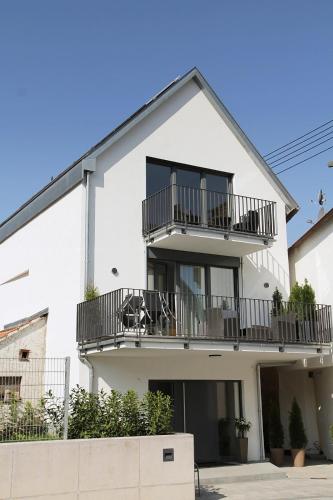 Το κτήριο όπου στεγάζεται  η παραθεριστική κατοικία