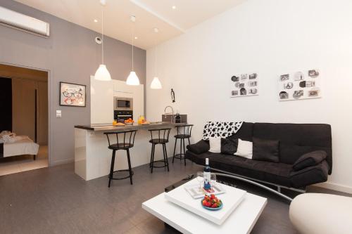 Charlie Chaplin 2 pièces 3 étoiles calme plein centre de Cannes, 5mn des plages et Palais