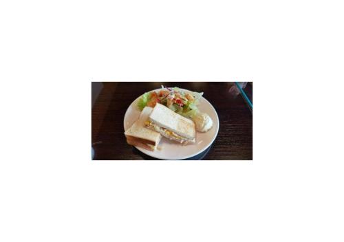 ホームステイの敷地内または近くでの食事または食べ物