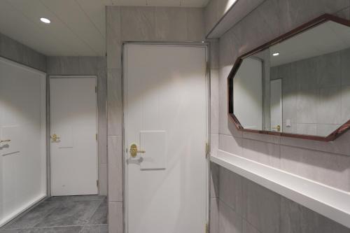 Bilik mandi di Blueboat Hostel Haeundae