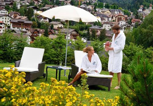 Επισκέπτες που μένουν στο Alpin & Vital Hotel La Perla