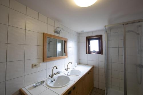 Koupelna v ubytování Averulle vakantiewoning