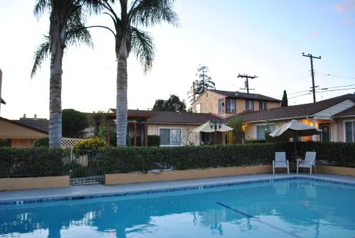 Πισίνα στο ή κοντά στο Oasis Inn and Suites