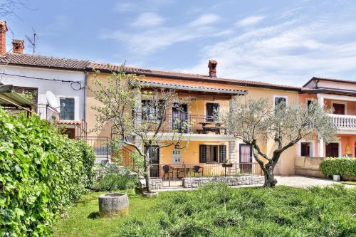 CICI house with apartment – Photos 2