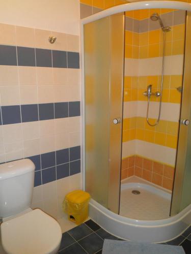 Un baño de Penzion Hugo