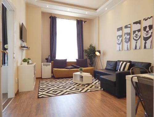 Hello Downtown Apartment - Broadway 1065 Budapest, Nagymező utca 36. IV/4. kép - 3