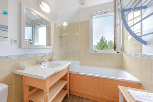 Ένα μπάνιο στο Residence Belle Dune - maeva Home