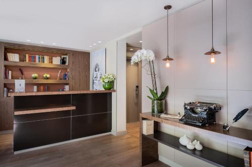 Hôtel Le Tourville by Inwood Hotels photo 32