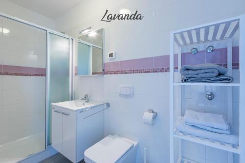 Un baño de Apartment Lux More