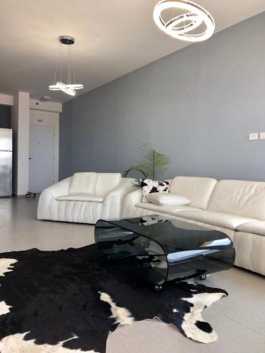 Ein Sitzbereich in der Unterkunft Apartment "Style City" With Sea View