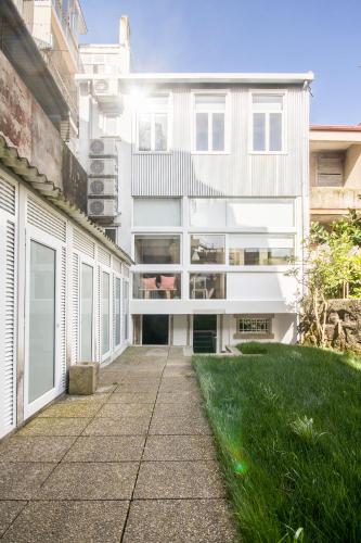 Republica Apartments at D. Luis I Bridge