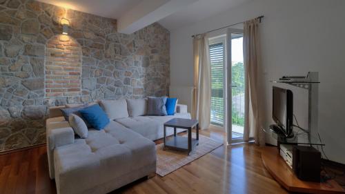 Spacious & Quiet Apartments Kuk Parking, Panoramic View & Terrace