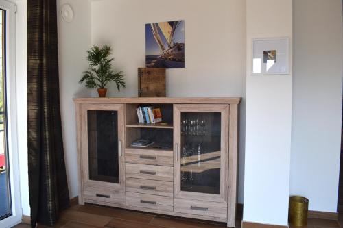 Knihovna v apartmánu