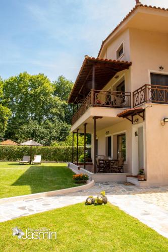 Jasmin Apartments
