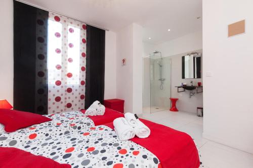 7e Art 2 pièces 3 étoiles calme plein centre Cannes 5mn plages et Palais