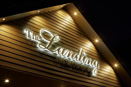 Ein Zertifikat, Auszeichnung, Logo oder anderes Dokument, das in der Unterkunft The Landing Resort and Spa ausgestellt ist