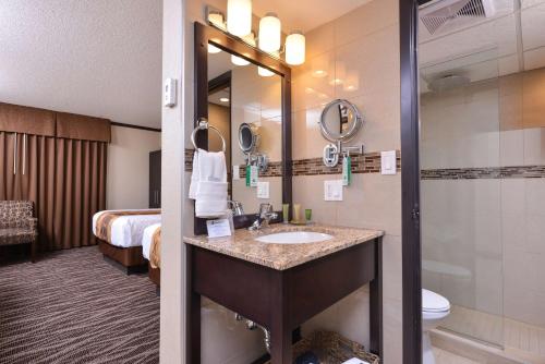 Foto de la galería de Best Western Wayside Inn en Wetaskiwin