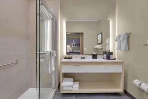 Баня в Best Western Plus Executive Residency Fillmore Inn