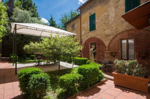 Κήπος έξω από το Piazza Paradiso Accommodation
