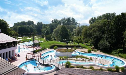 Bazén v ubytování Hotel Hofmark nebo v jeho okolí