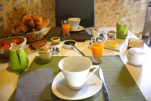 Opções de café da manhã disponíveis para hóspedes em Relais de La Ganache