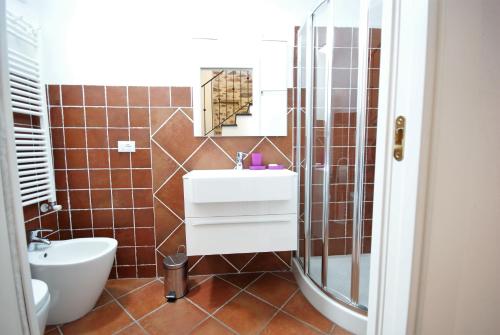 Et badeværelse på Appartamento Galileo