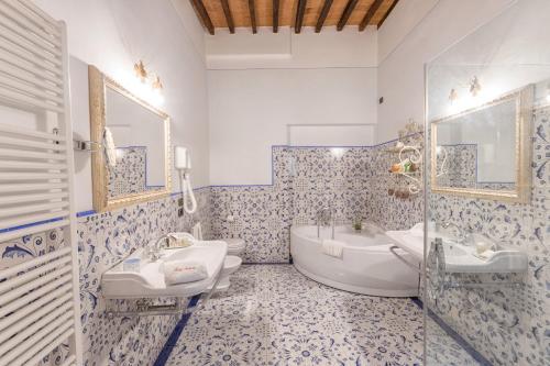 Bathroom sa Il Corso