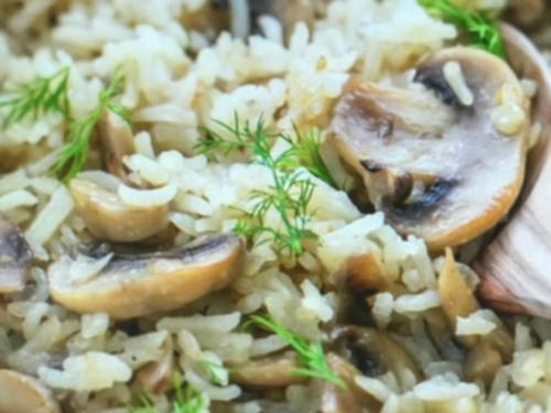 Makanan di atau berdekatan apartmen