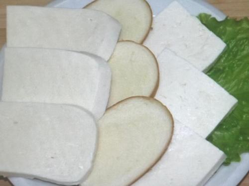 Makanan di atau berdekatan apartmen