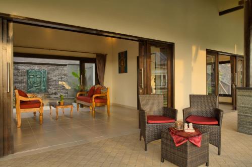 Area soggiorno di VILLA CAHAYA Perfectly formed by the natural surrounding and Balinese hospitality