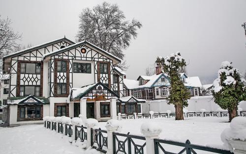 冬のLemon Tree Hotel Srinagarの様子