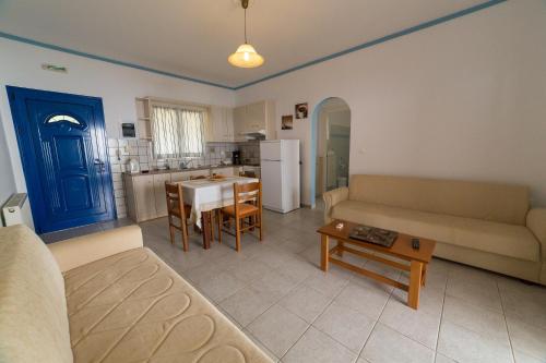 Gallery image of Regina apartments Simotata Sissia in Lourdhata
