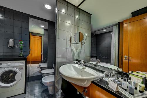 Ванная комната в J5 Hotels – Port Saeed