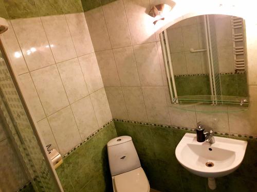 Koupelna v ubytování HOTEL "ZAUŁEK" Spółka Cywilna Zbigniew Świderski, Elżbieta Świderska