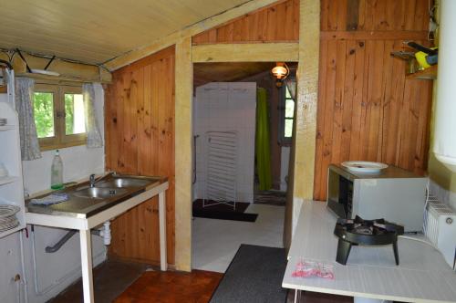 Gallery image of Cabane en forêt in Onesse-et-Laharie