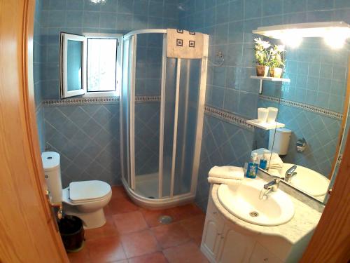 Koupelna v ubytování Casas Rurales Ivan El Penas