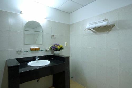 Phòng tắm tại Hoang Ha Hotel