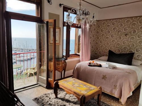 Postel nebo postele na pokoji v ubytování Hotel Mignon